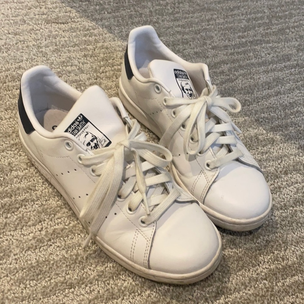 Stan Smith Adidas 6 men 8 women’s White Sneakers